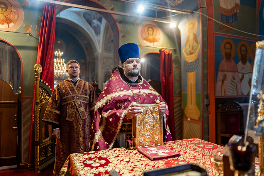 Архиерейское богослужение в храме мучеников Флора и Лавра села Ям г.о. Домодедово